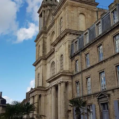 La Du Vieux - Au Coeur De La Vieille Avec Vue Directe Sur Le Beffroi Apartment *